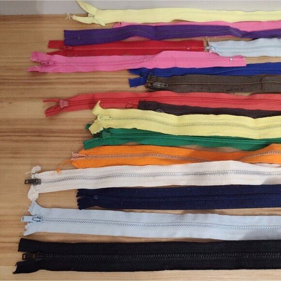 Vtg Lot Of 20 Multi Colored Metal Plastic Zippers Different Lengths Talon YKK - Picture 2 of 6